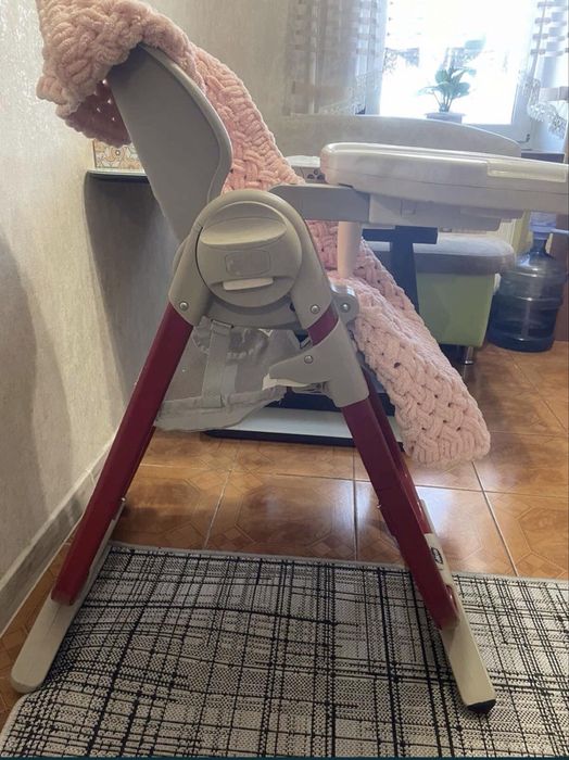 Дитячий стілець для годування Chico