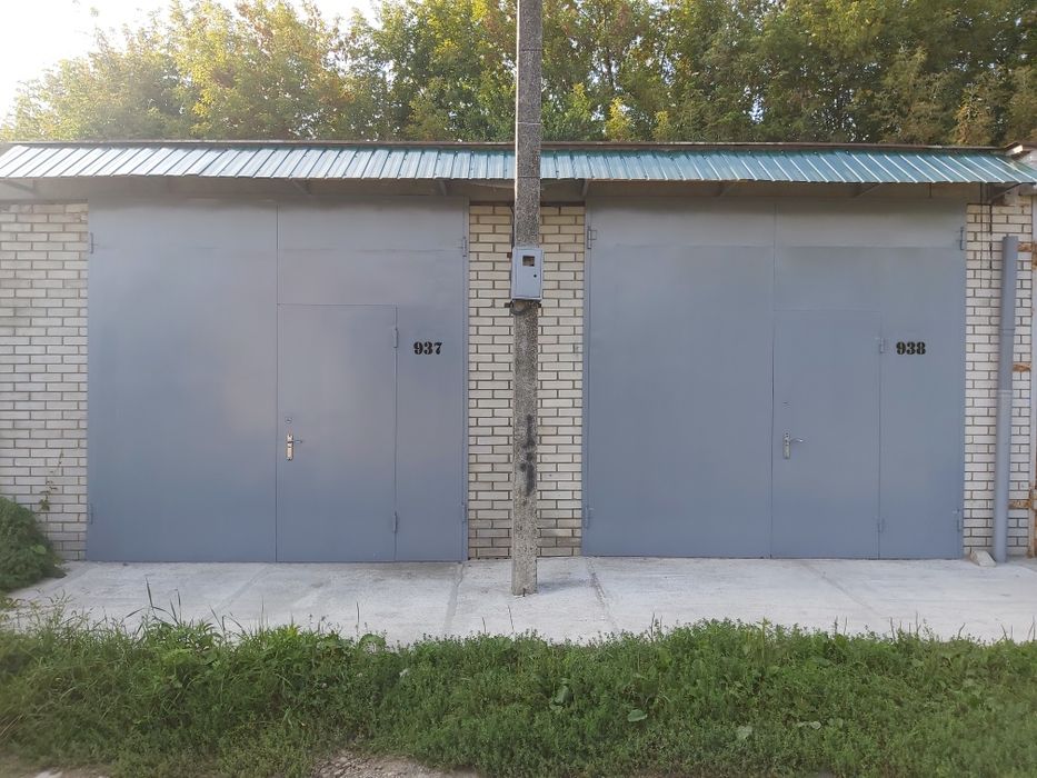 Продам два новых гаража