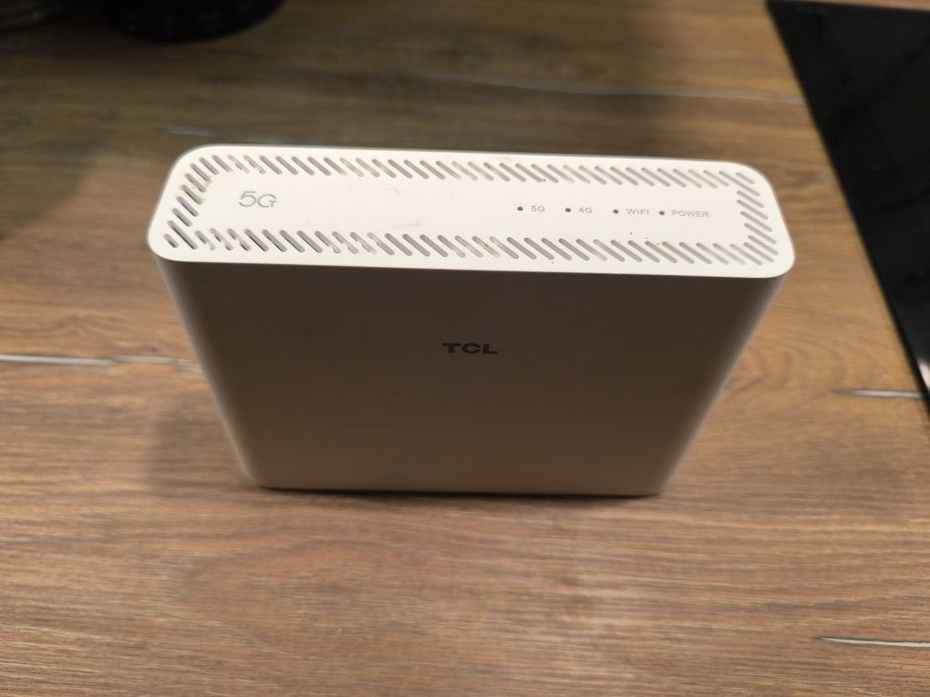 Nowy router wifi 5g TCL cpe HH512L