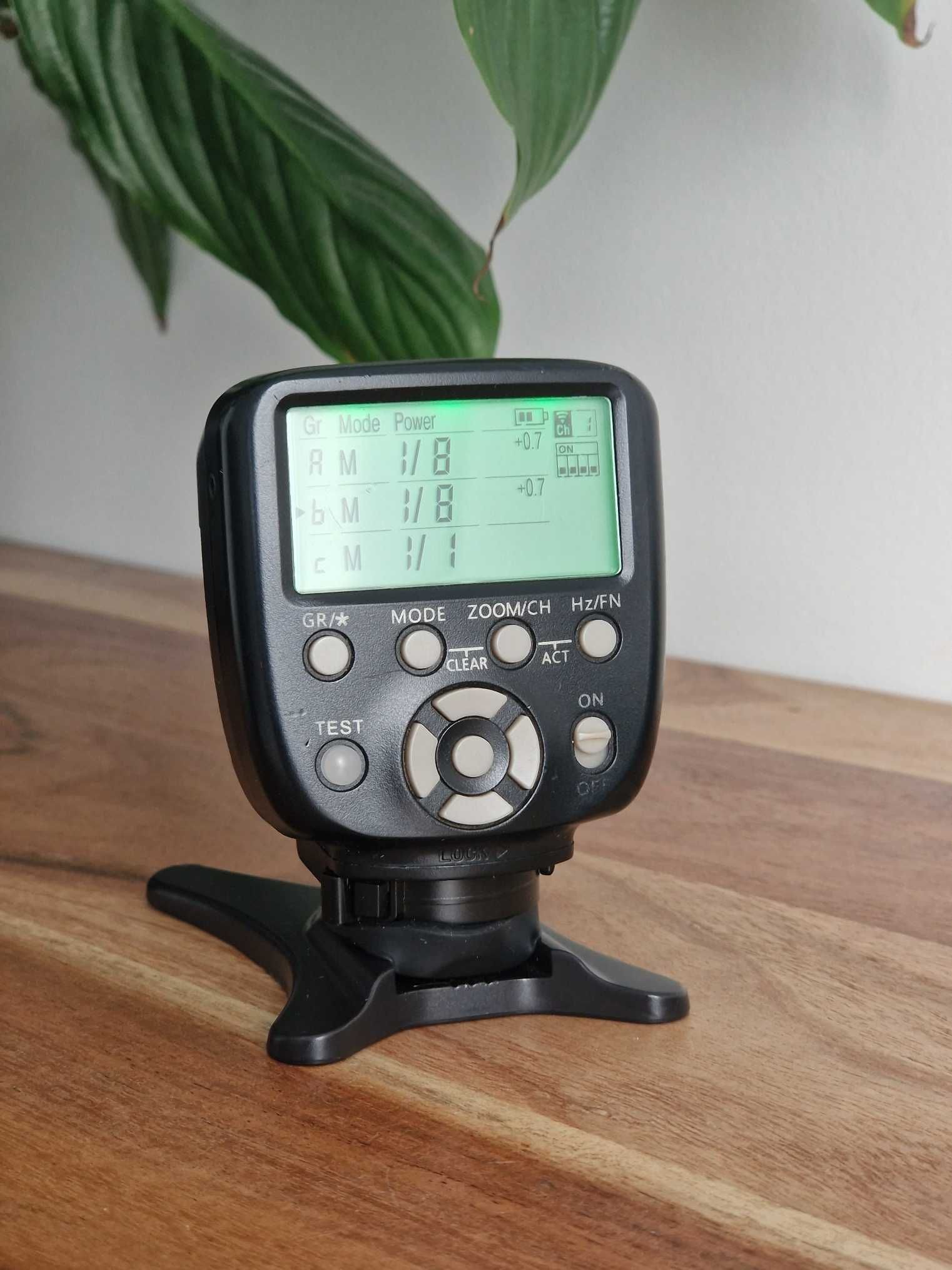Wyzwalacz radiowy do lamp błyskowych Yongnuo YN560-TX II