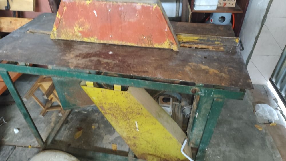 Krajzega, cyrkularka.