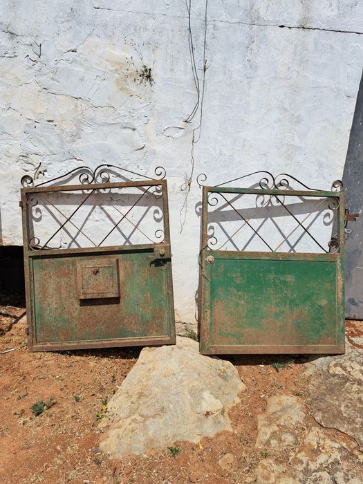 Portão antigo em ferro