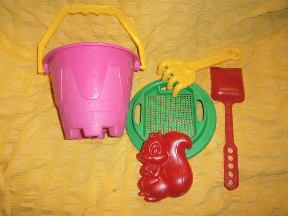 Песочница. из трех единиц набора.