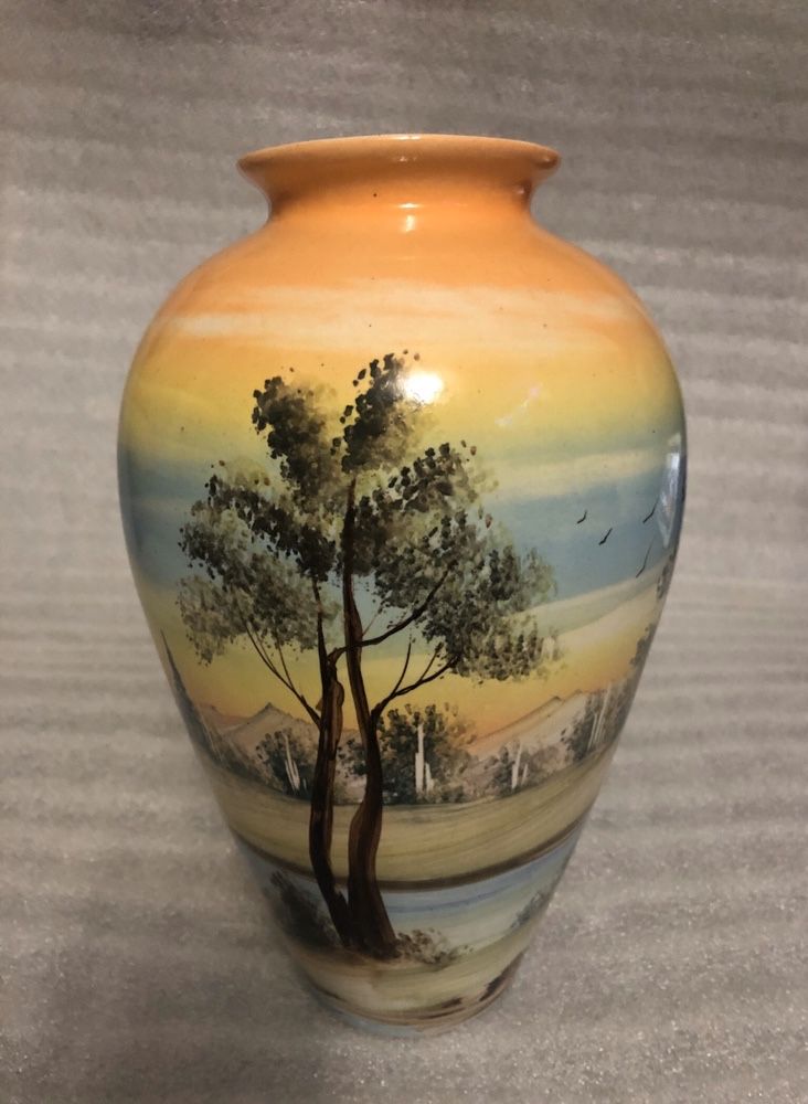 Декоративна керамічна ваза