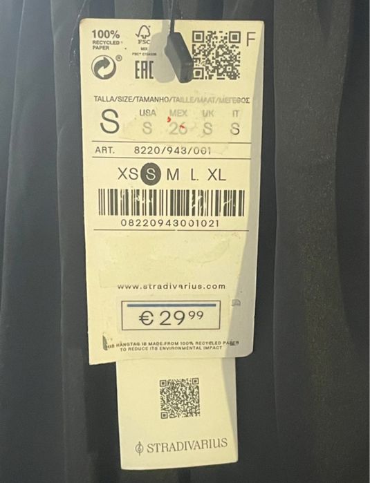 Vestido preto Stradivarius S