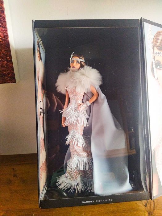 Barbie: A Tribute to Fashion Signature