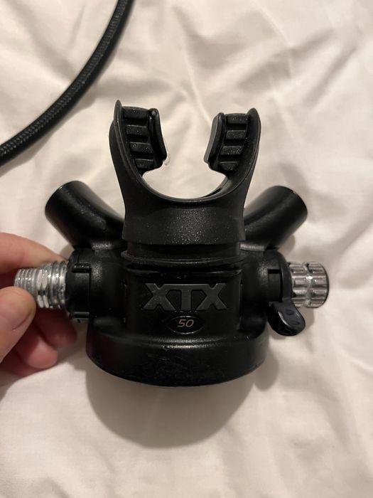 2 reguladores, 1 andar e manómetro apeks