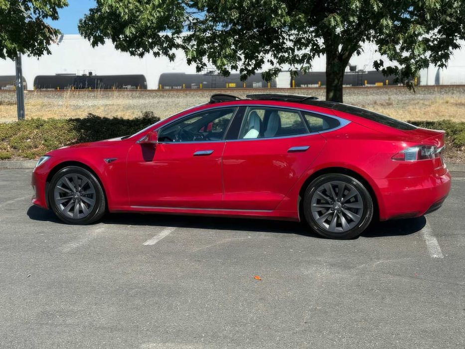 Tesla Model S 100D      2018
