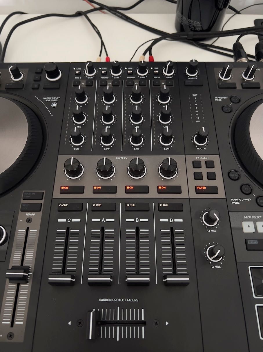 Traktor Kontrol S4 MK3 da Native Instruments