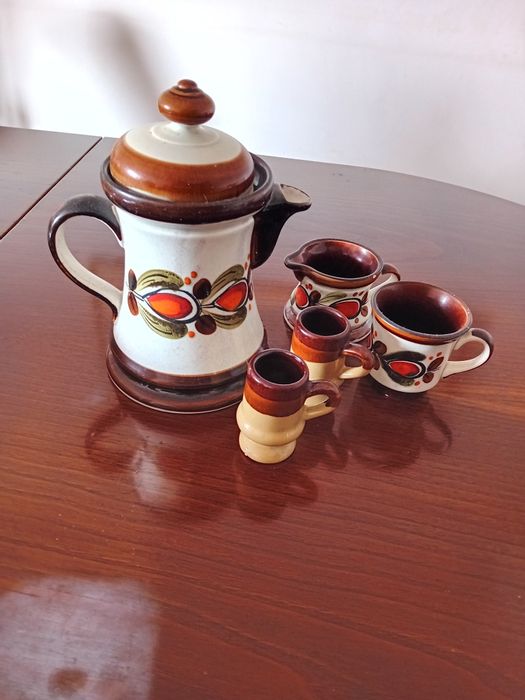 Conjunto de louça regional