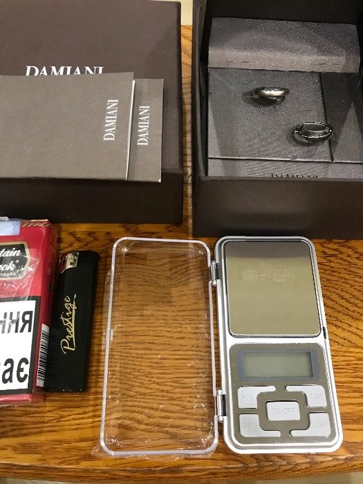 Продам кольцо Damiani Bred Pitt 18К оригинал