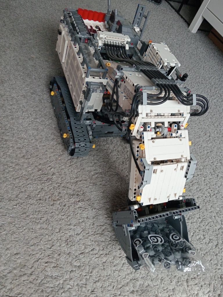 LEGO TECHNIC 42100 koparka liebherr