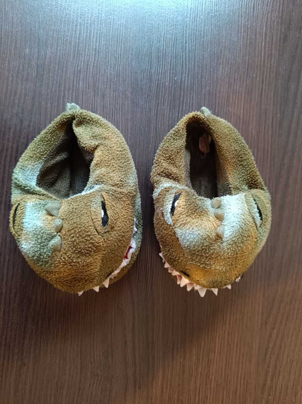 Kapcie rozmiar 24/25