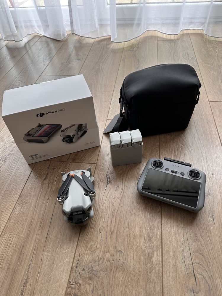 Dron Dji mini 4 pro Rc2 Fly more combo jak nowy + ochrona