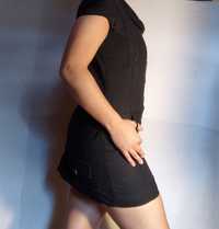 Czarna sukienka mini z guzikami