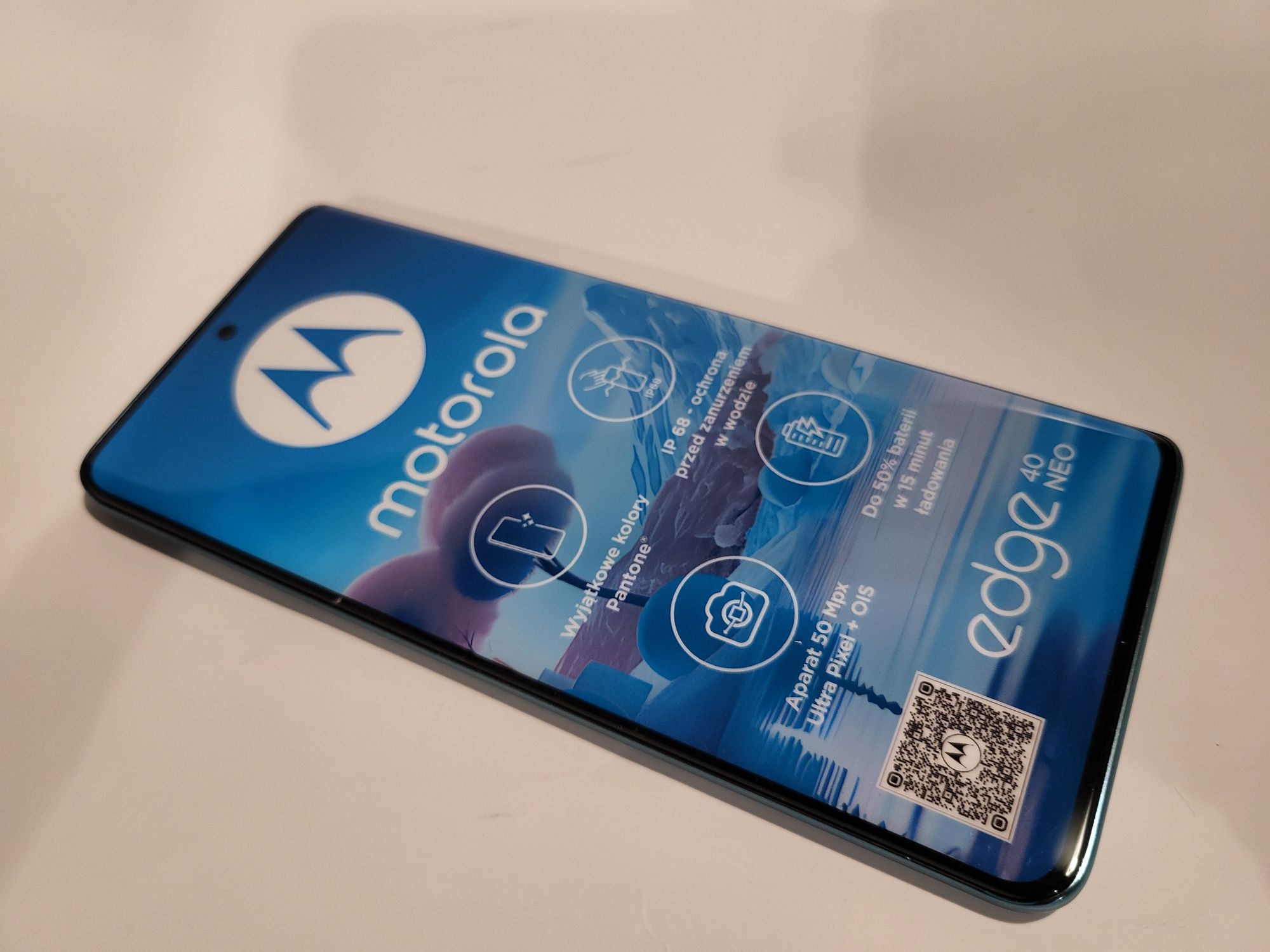 Atrapa telefonu Motorola Edge 40 neo 5G