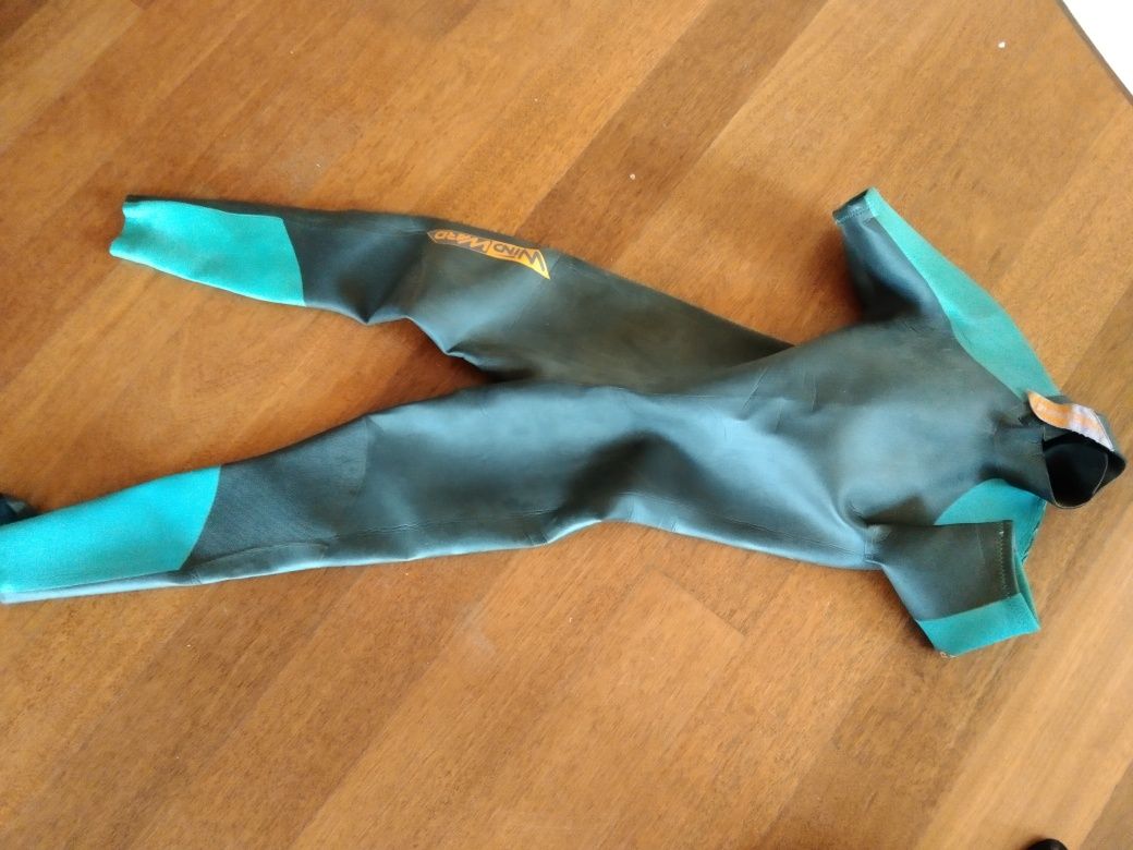 Pianka do pływania WINDWARD damska M 48