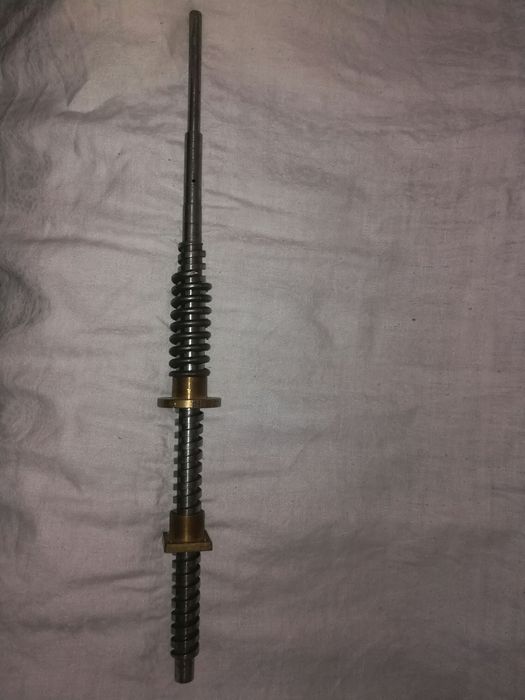 Ходовой винт , новый.