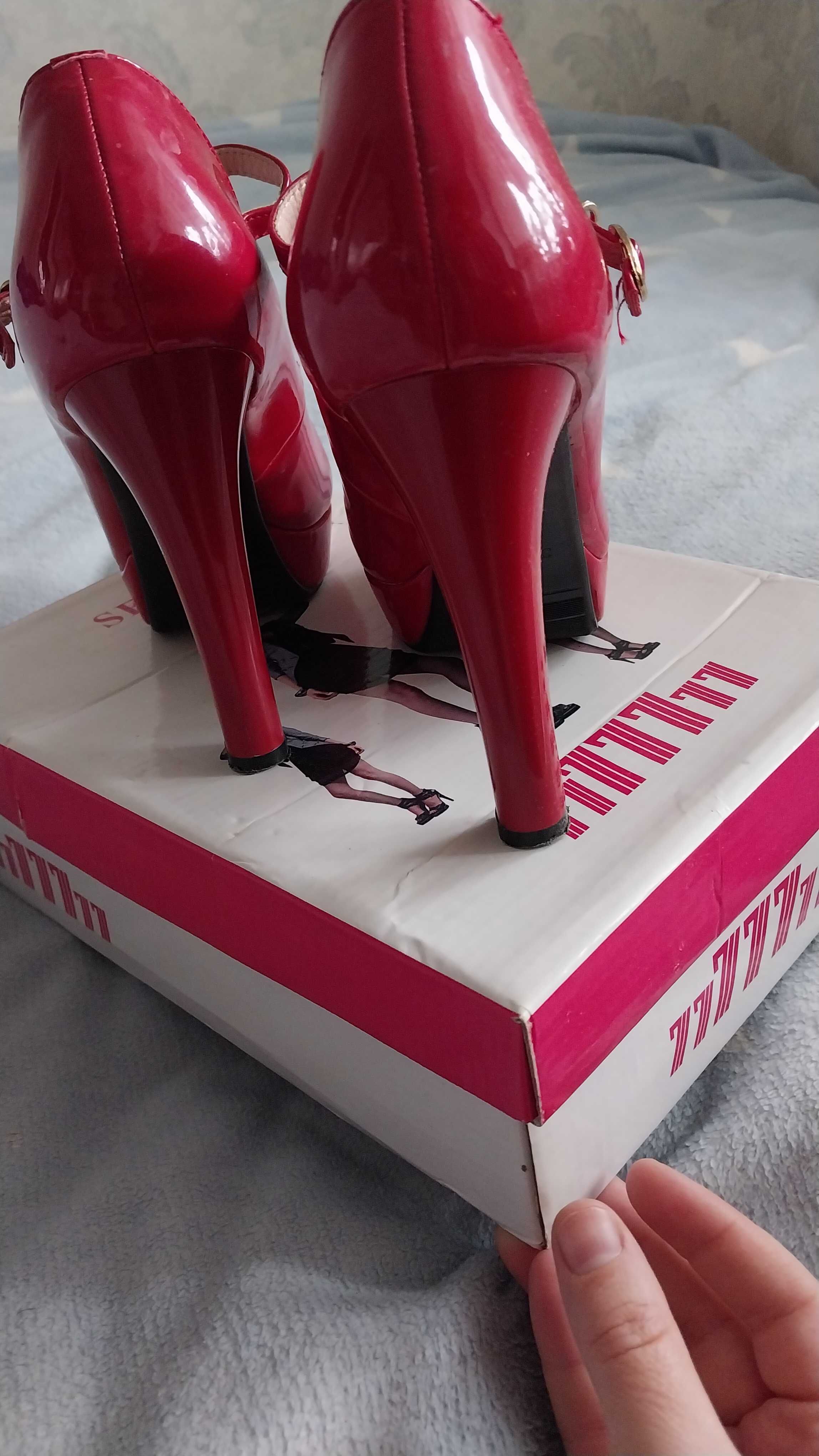 Туфлі жіночі лакові червоні Seven 36 розмір