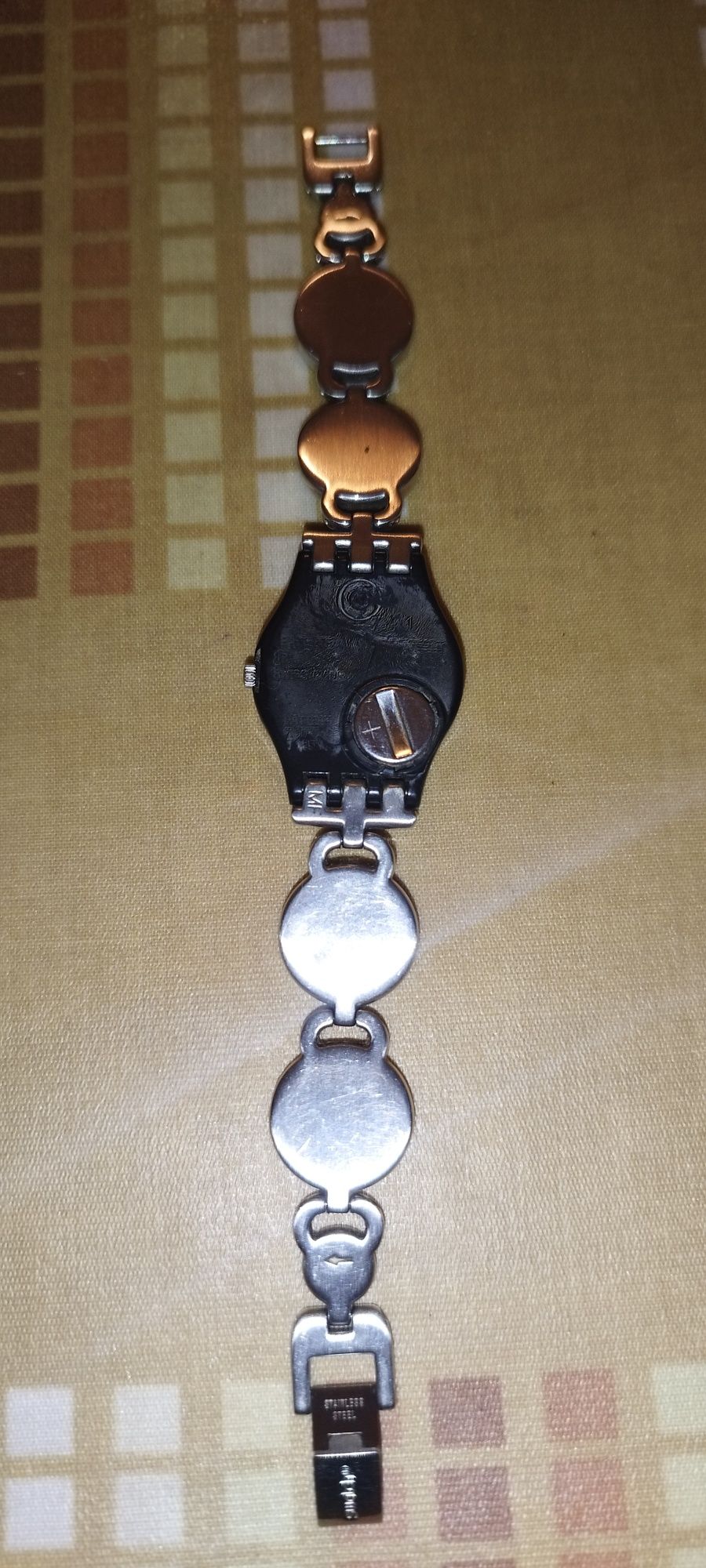 Swatch shifting black senhora