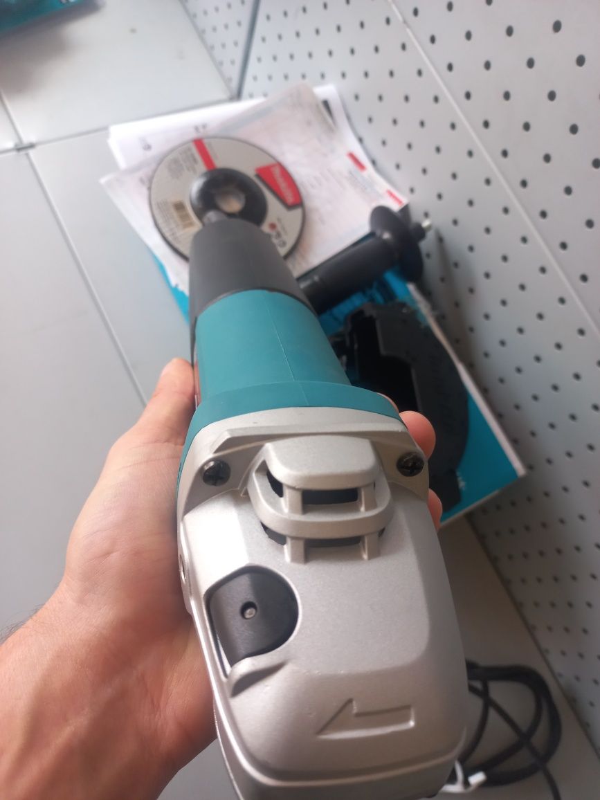Кутова шліфмашина Makita 9565CVR – 1400 Вт,регулятор обертів,ОРИГІНАЛ
