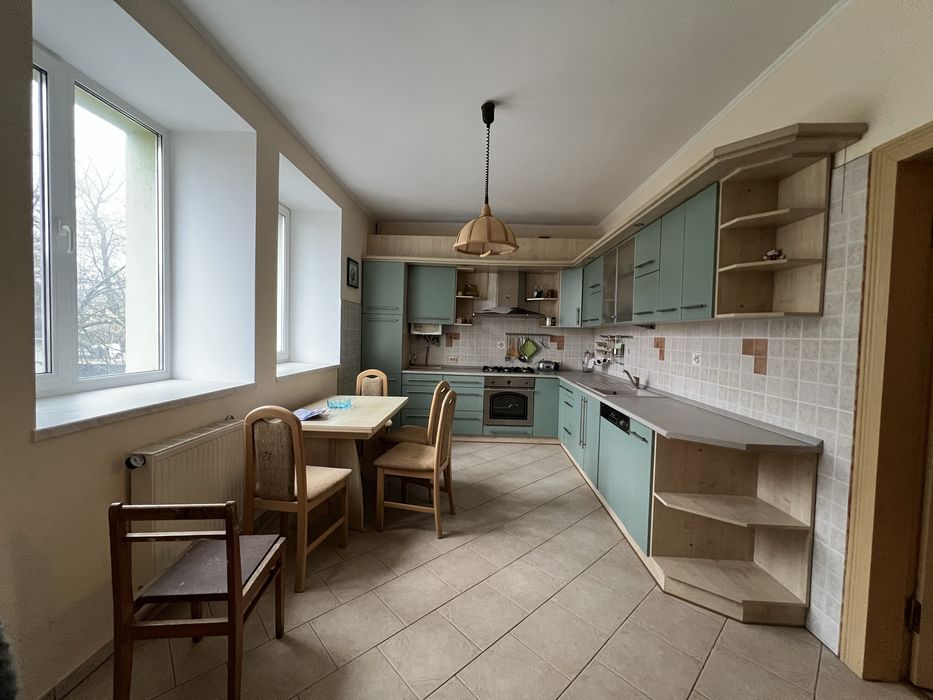 Здається 3-кімнатна квартира