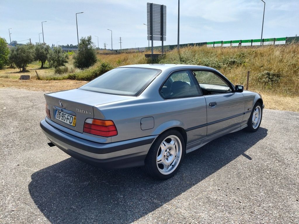 BMW E36 318is coupe