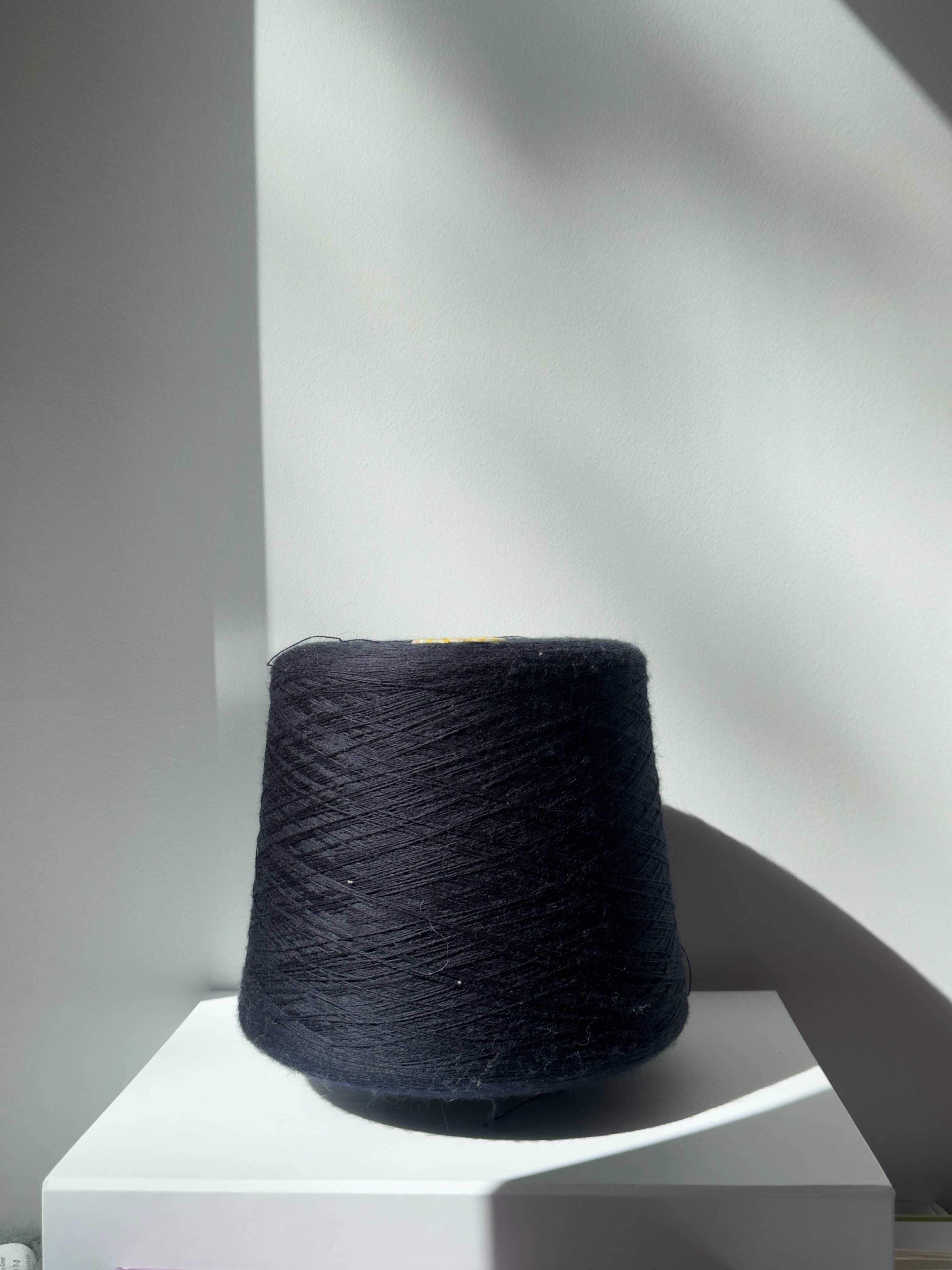 Przędza dziewiarska Czarna 100g (100g = 1250m) – Miroglio