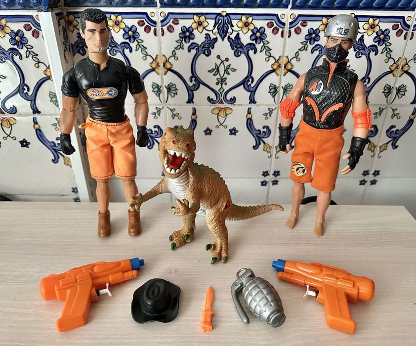 bonecos tanque brinquedos motas animais figuras action man carros
