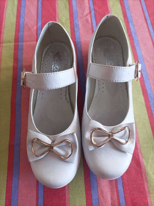 Buty białe do komunii