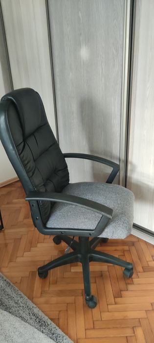 Fotel biurowy na kółkach