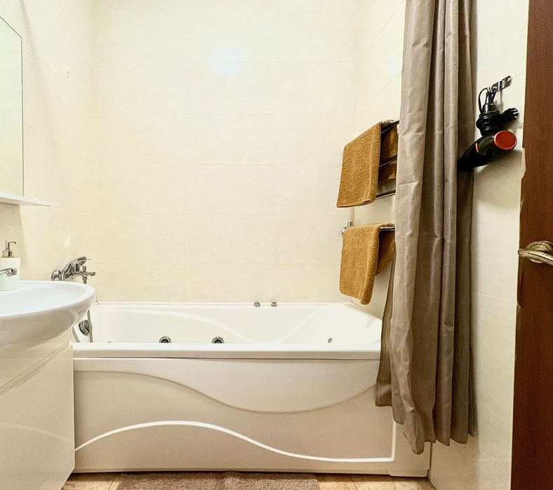 (9)Квартира подобово з Джакузі проспект Науки 24 М.Наукова Госпіталь