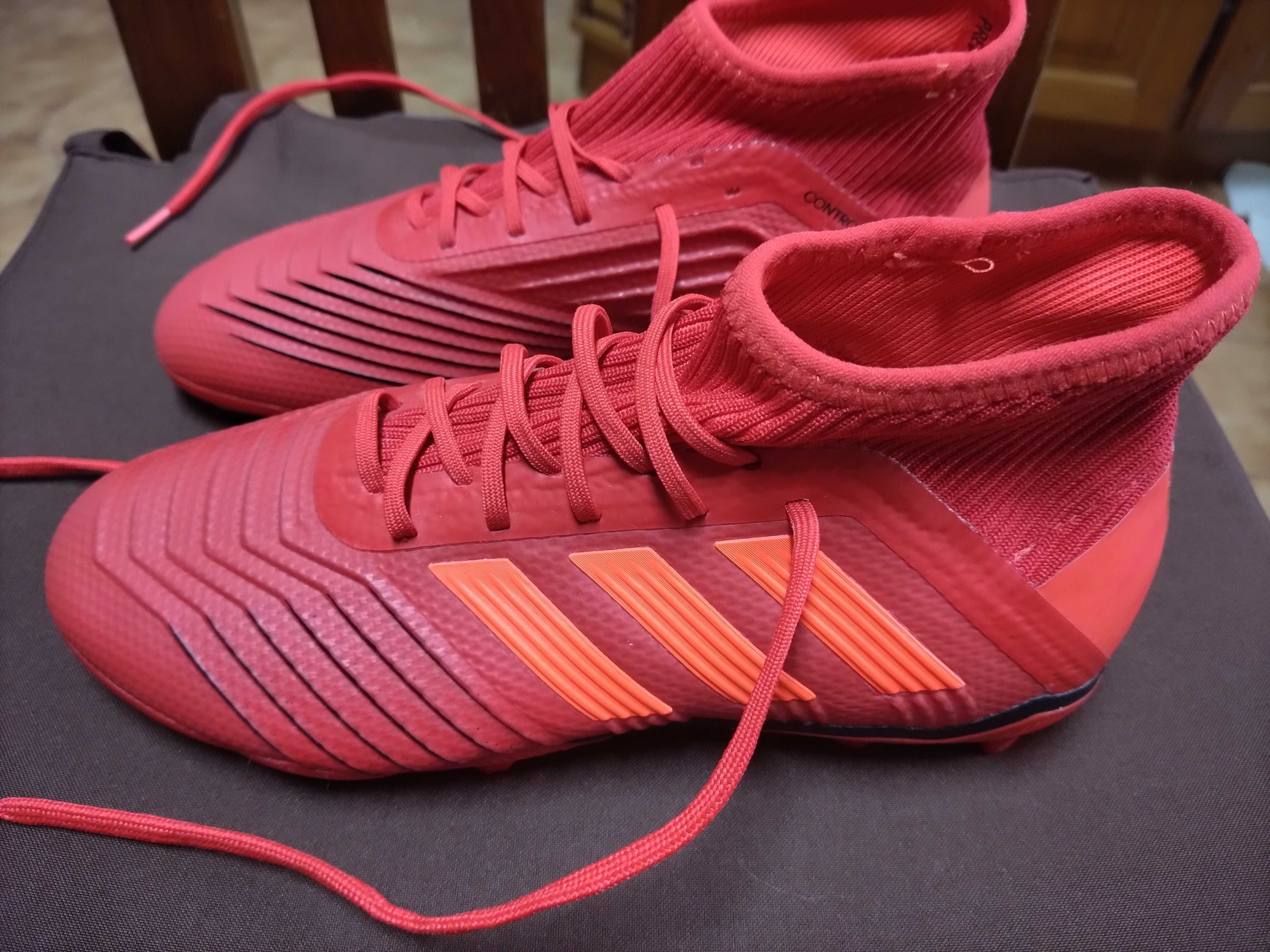 Chuteiras novas Adidas Predator 37,5.