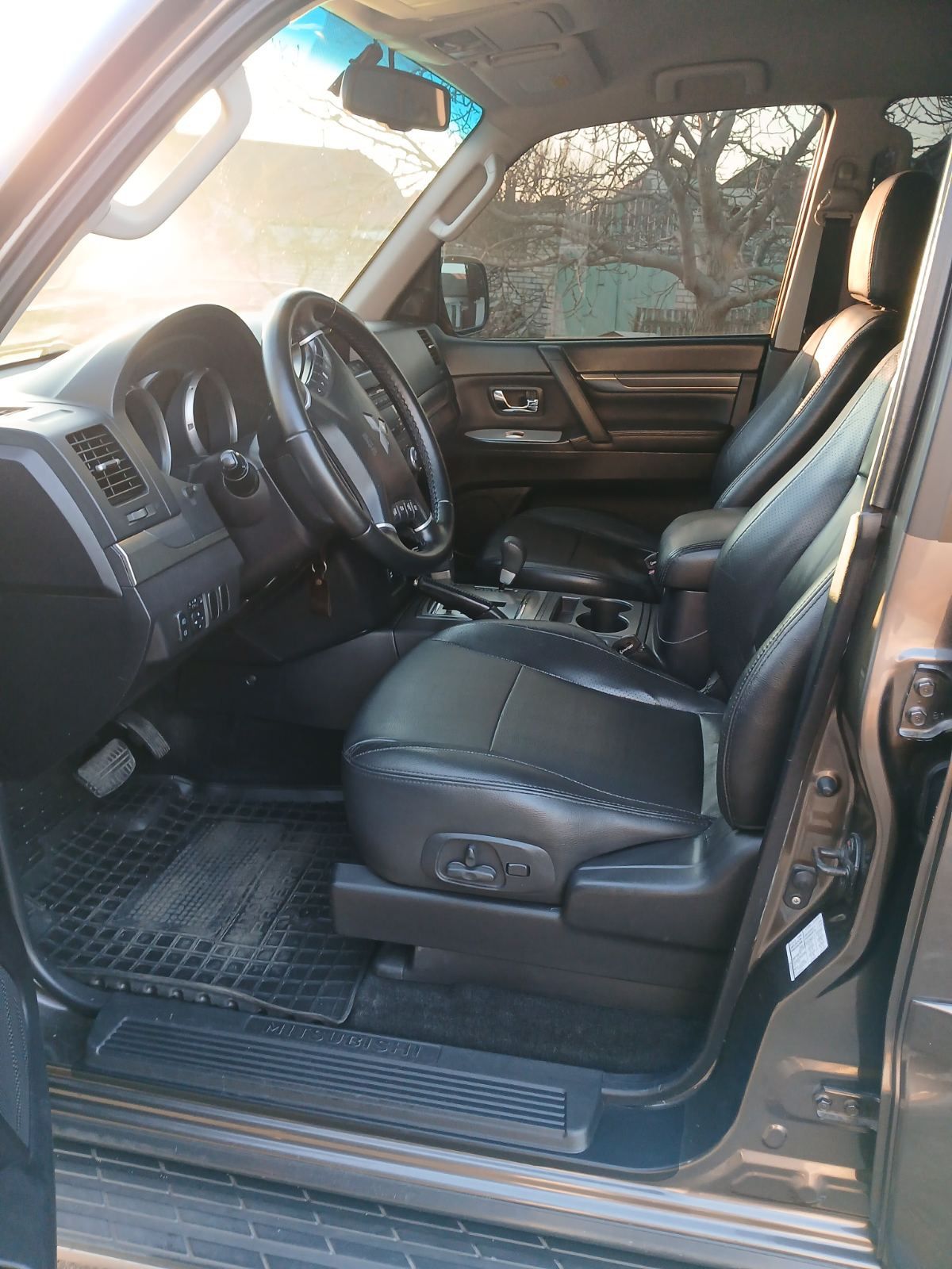 Продам автомобіль Mitsubishi Pajero wagon