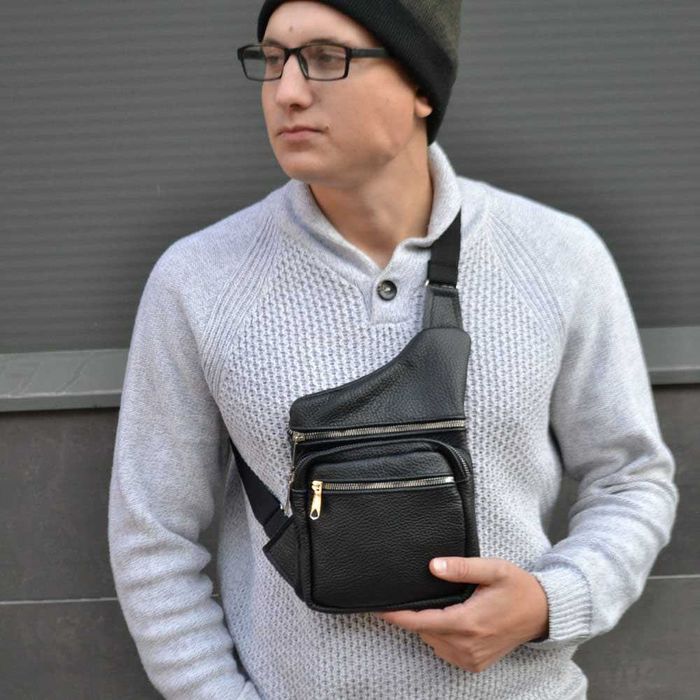 сумка чоловіча - бананка, слінг нагрудна з натуральної шкіри