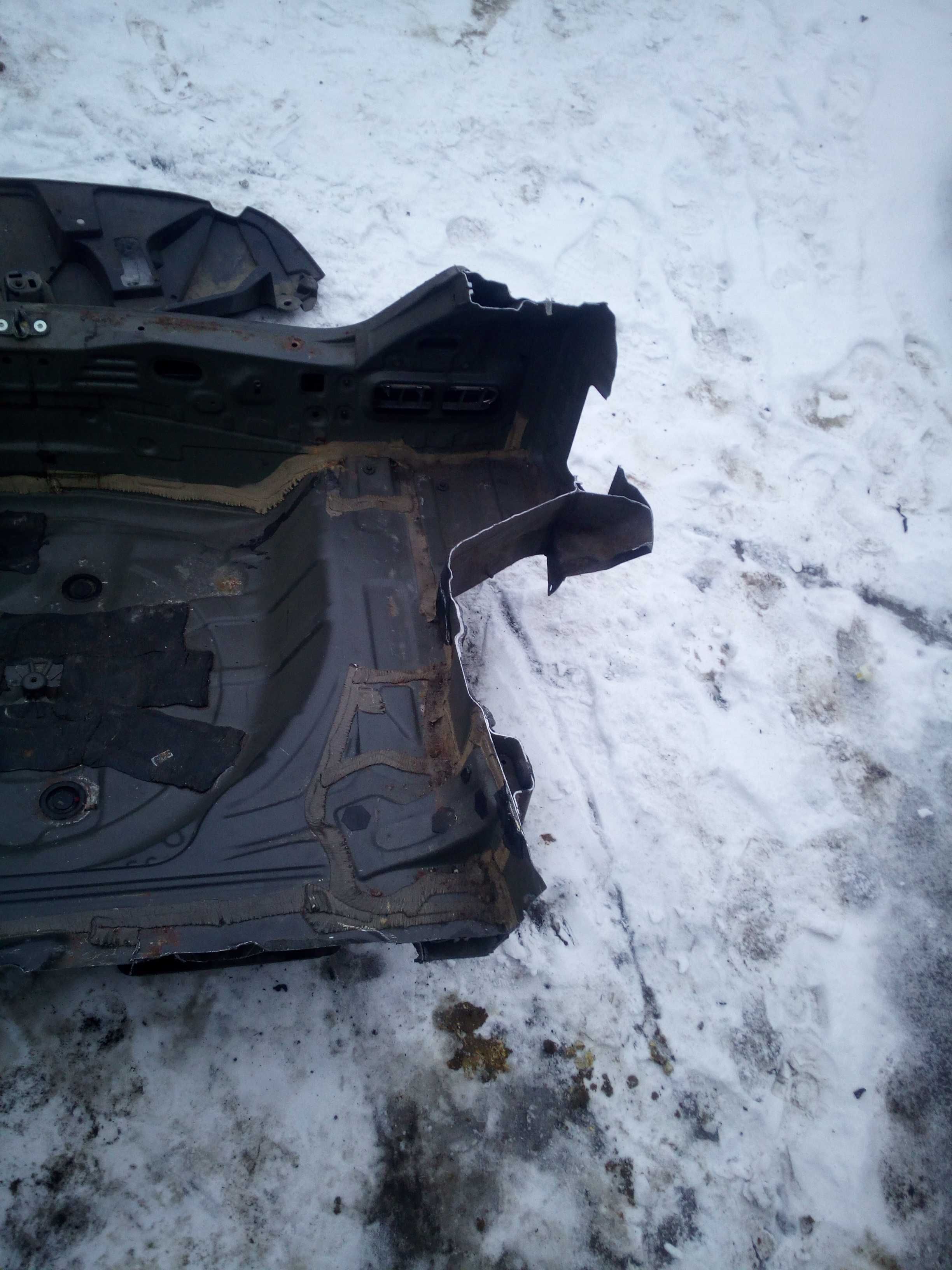 toyota AURIS E18 II 13-18 pas tylny tył wanna HB