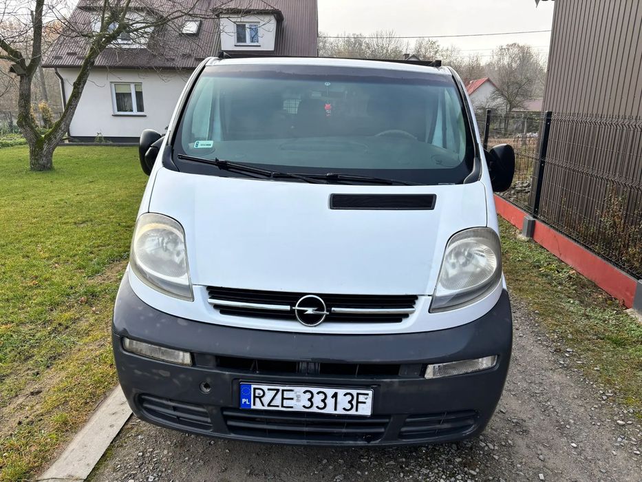 Opel Vivaro  Opel Vivaro 2005 Uszkodzony