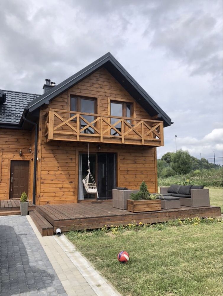 Dom Mazury, z własną linią brzegową
