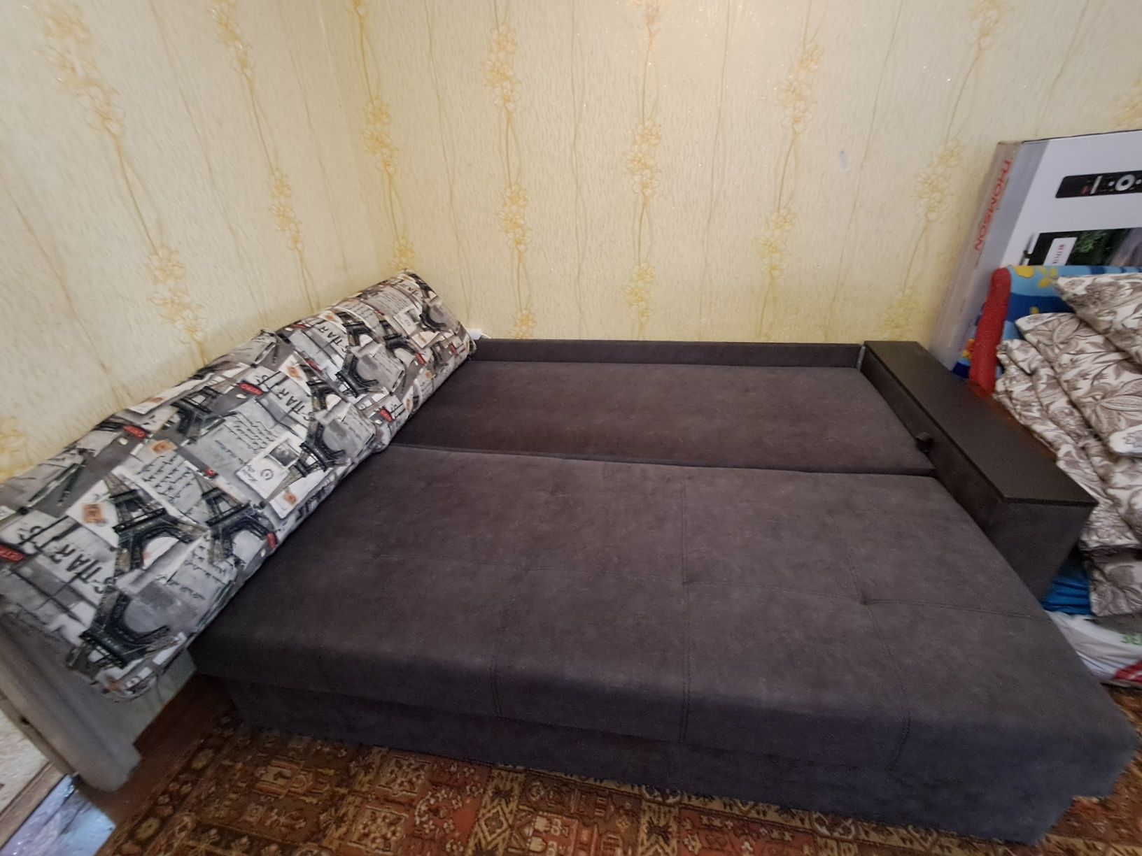 Диван у відмінному стані