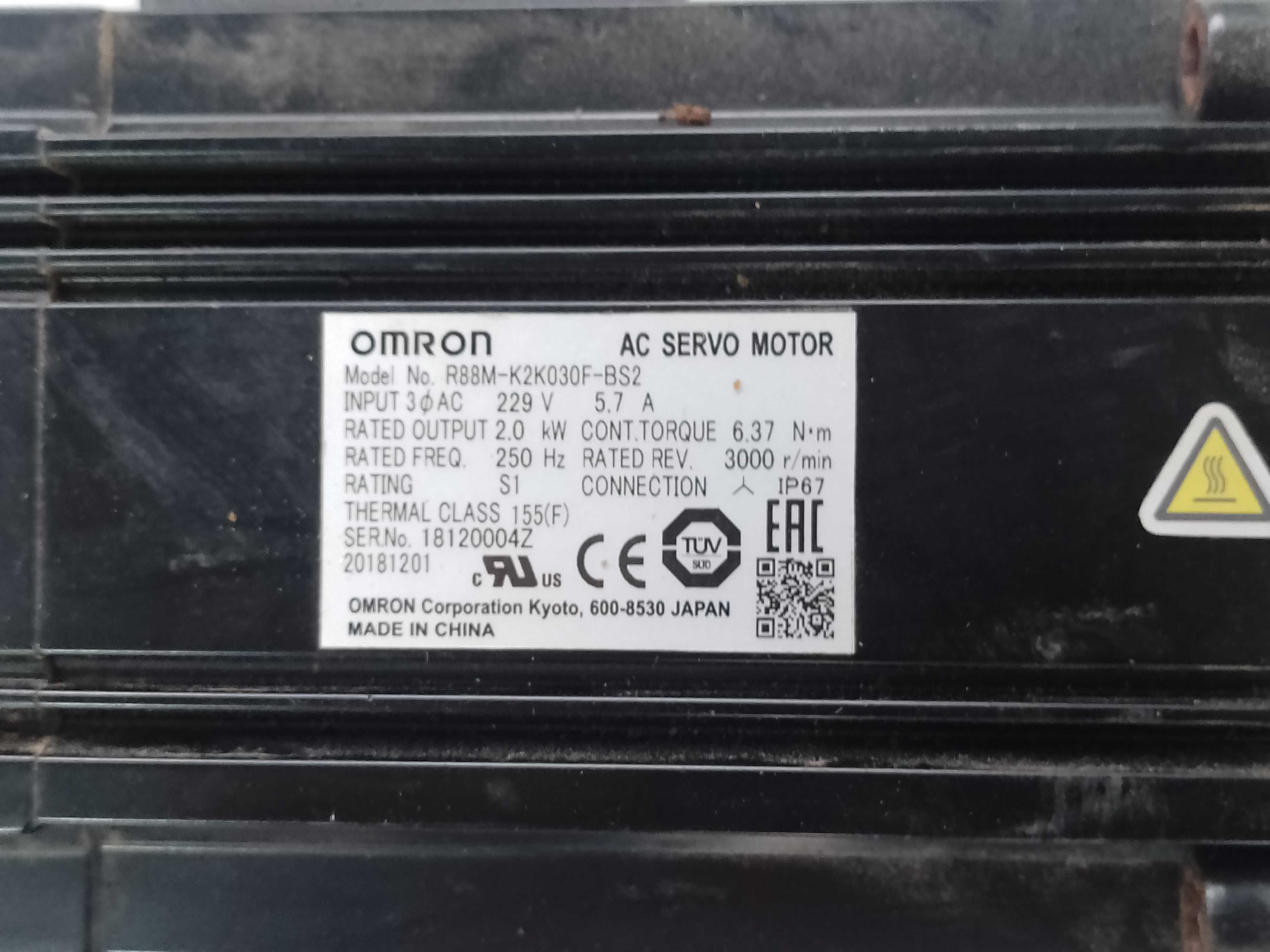 Serwomotor z enkoderem „OMRON”  -R88M-K2K030F-BS2