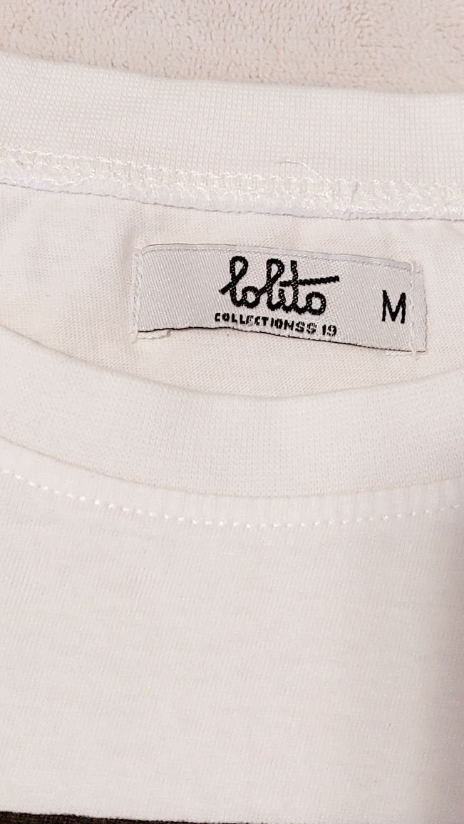T-shirt branca marca " lolito "