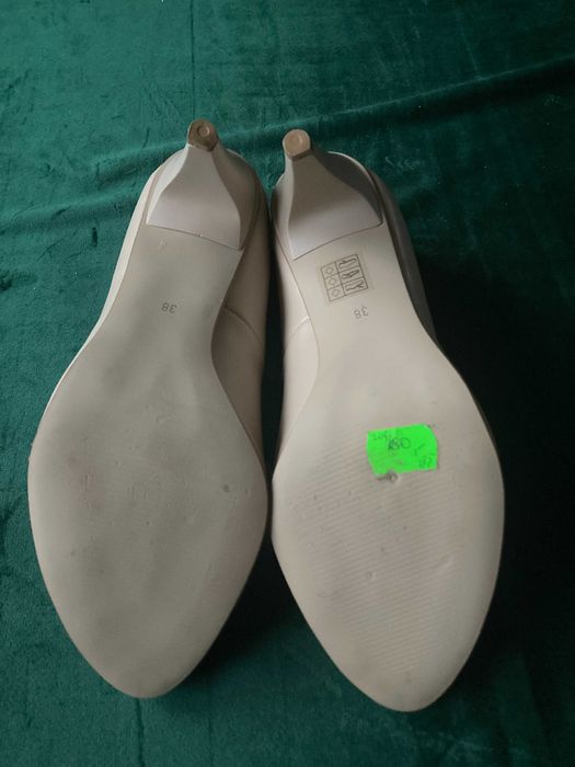 Nowe buty, czółenka, beż, toffi, r. 38,5, wys. 8 cm, wyprzedaż