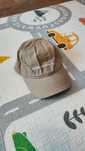 Beżowa czapka z daszkiem h&m mini adventurer regulowana 74 / 80 9-12m