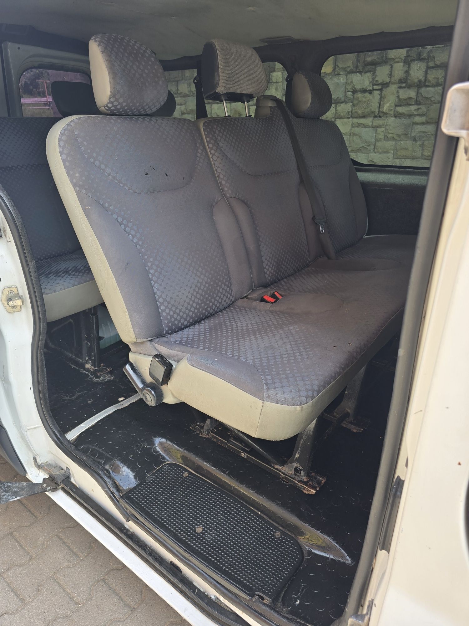 Renault trafic 2010 r 2.0 d 9 os long