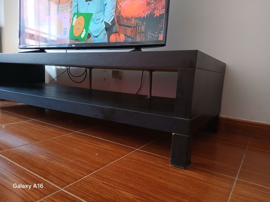 Aparador/ Mesa de apoio Tv