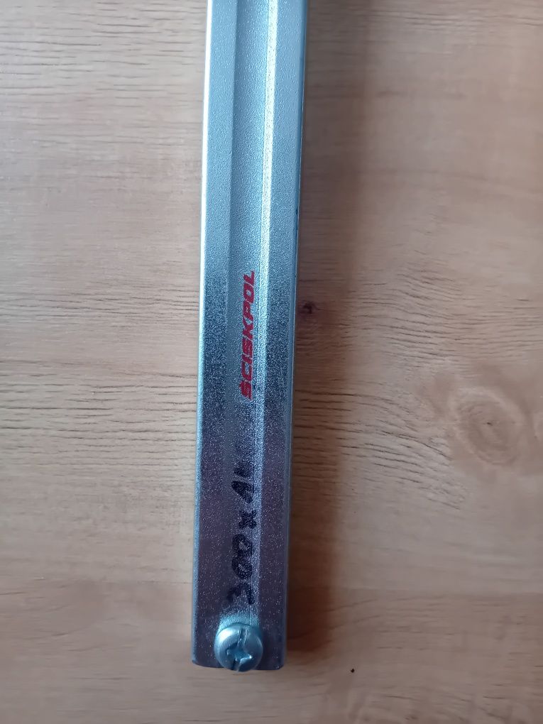 Ścisk stalowy z pokrętłem metalowym Ściskpol 300×140
