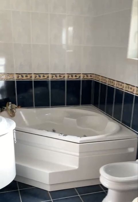 Jacuzzi de Canto – Hidromassagem – Excelente Estado