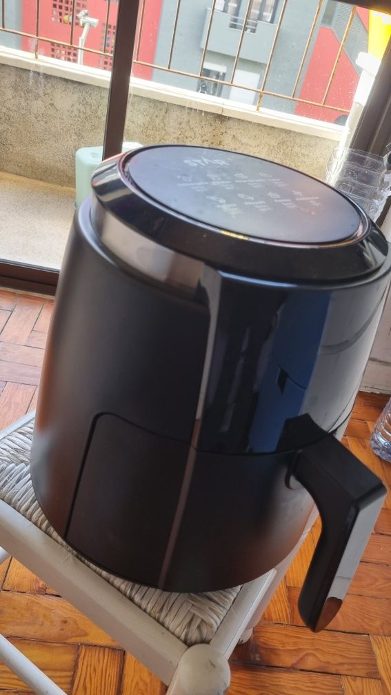 Vendo air fryer.