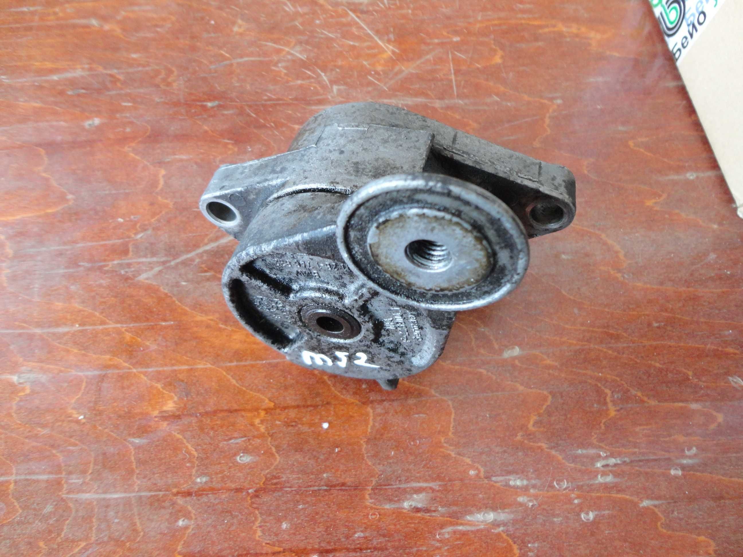Натяжитель ремня BMW e39,e36 m52  75034639