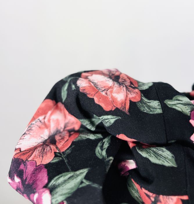 Czarna sukienka w kwiaty z wiązaniami na rękawach L 40 Dorothy Perkins